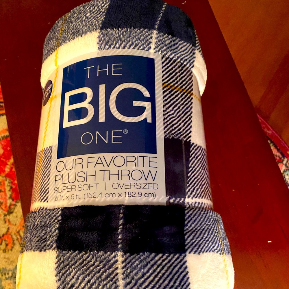 Oversized soft plush throw - 5 feet by 6 feet